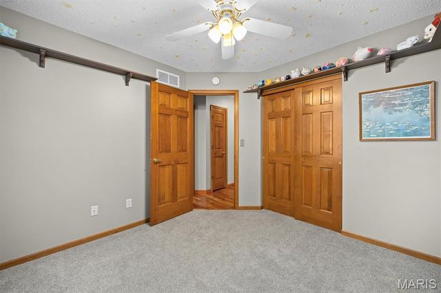 160 Coventry Way, Highland, IL 62249