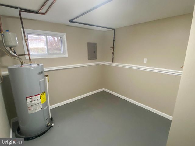 21 MERION RD, Newark, DE 19713