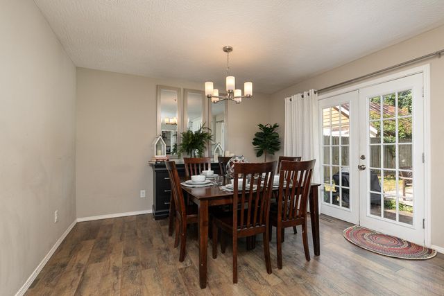 1121 S John Avenue, Springfield, MO 65804