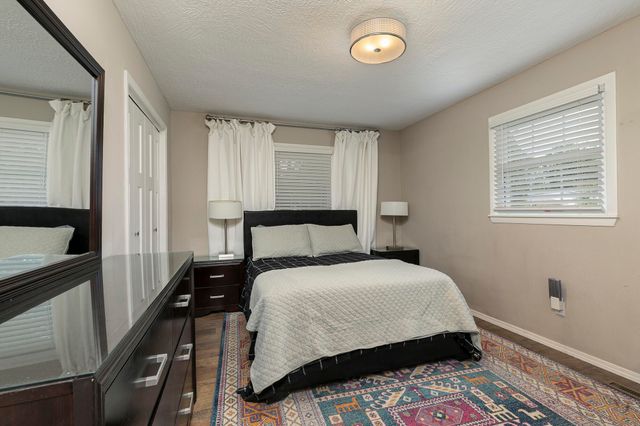 1121 S John Avenue, Springfield, MO 65804