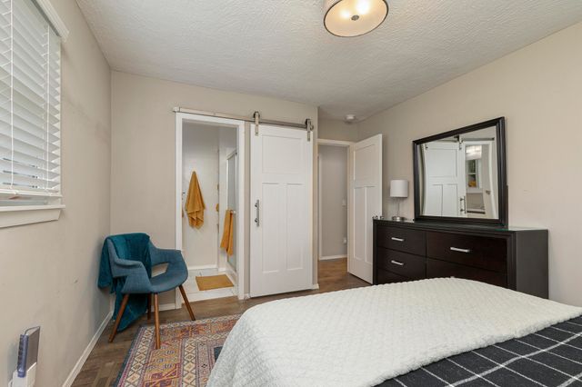 1121 S John Avenue, Springfield, MO 65804