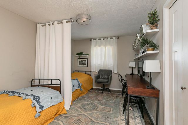 1121 S John Avenue, Springfield, MO 65804