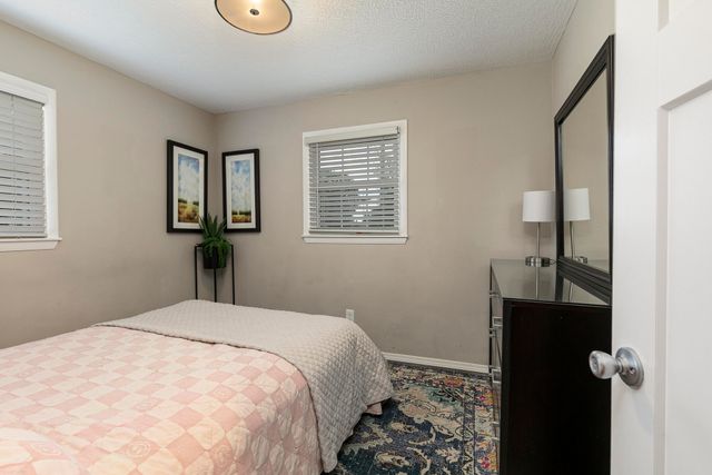 1121 S John Avenue, Springfield, MO 65804