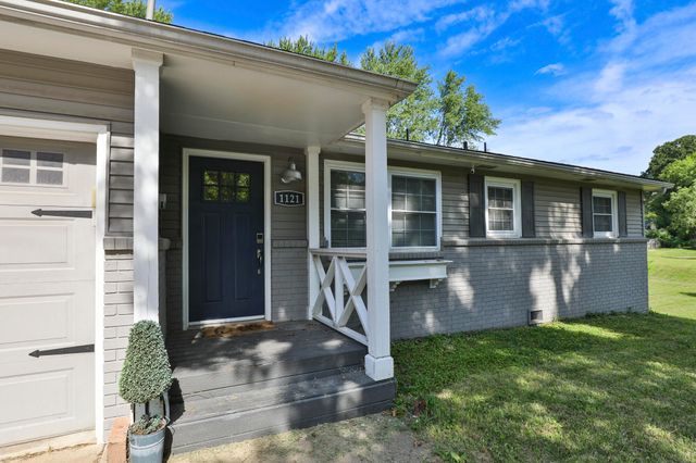 1121 S John Avenue, Springfield, MO 65804