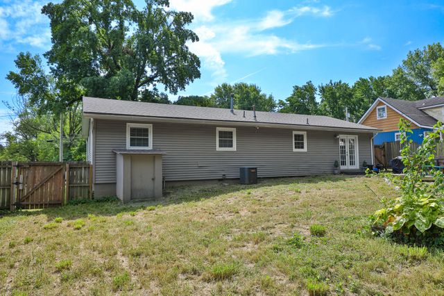 1121 S John Avenue, Springfield, MO 65804