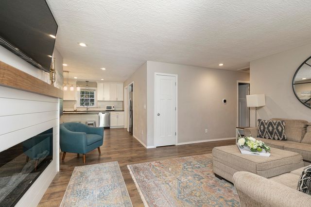 1121 S John Avenue, Springfield, MO 65804