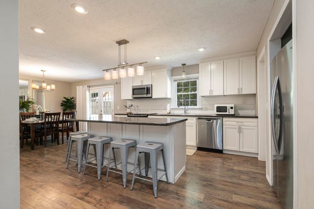 1121 S John Avenue, Springfield, MO 65804