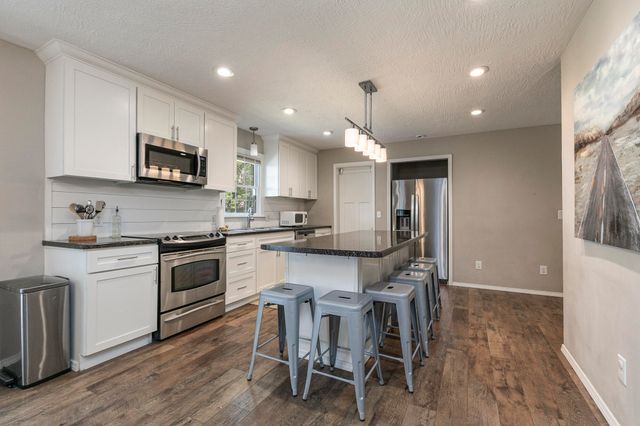 1121 S John Avenue, Springfield, MO 65804