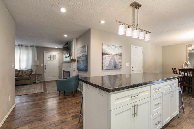 1121 S John Avenue, Springfield, MO 65804