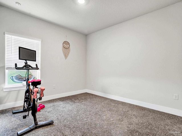 3962 Whitetail Ln, Pensacola, FL 32526
