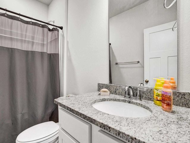 3962 Whitetail Ln, Pensacola, FL 32526