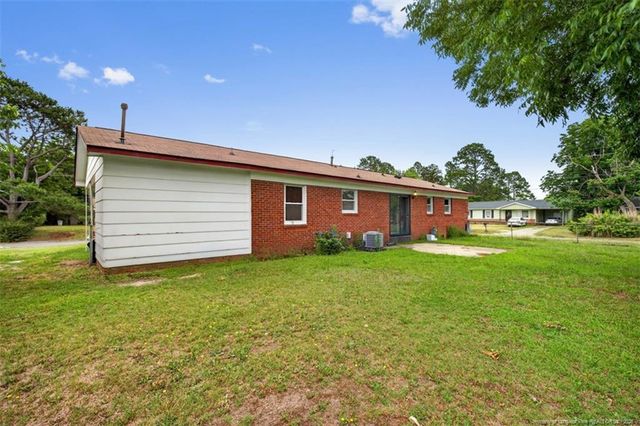 5301 Flagstone Court, Fayetteville, NC 28303