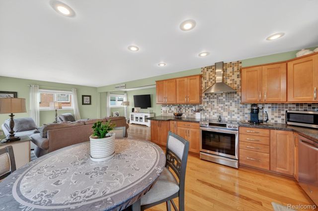 15675 Mulberry Street, Southgate, MI 48195