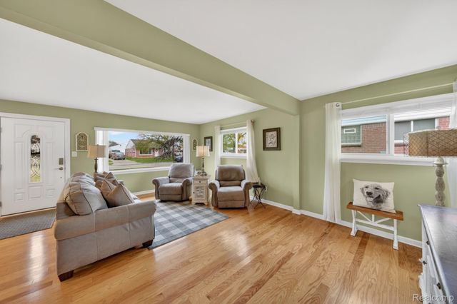 15675 Mulberry Street, Southgate, MI 48195