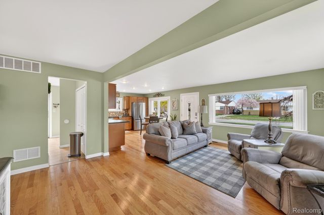 15675 Mulberry Street, Southgate, MI 48195