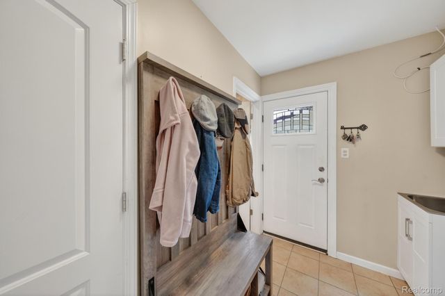 15675 Mulberry Street, Southgate, MI 48195