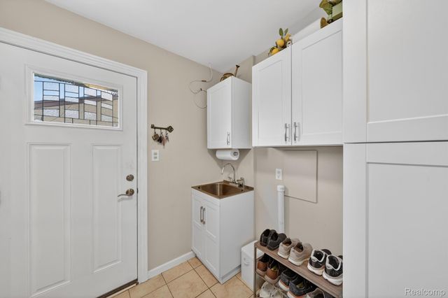 15675 Mulberry Street, Southgate, MI 48195