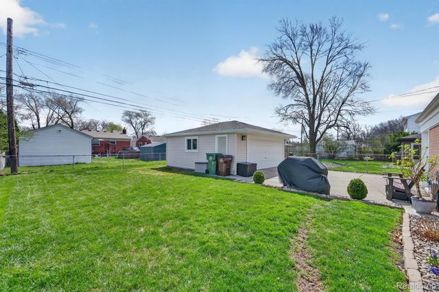 15675 Mulberry Street, Southgate, MI 48195