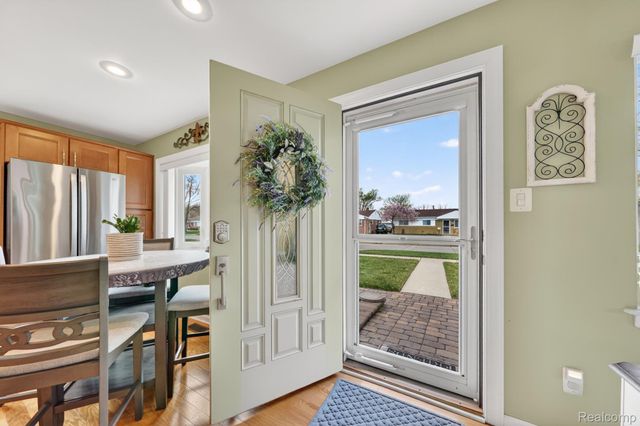 15675 Mulberry Street, Southgate, MI 48195