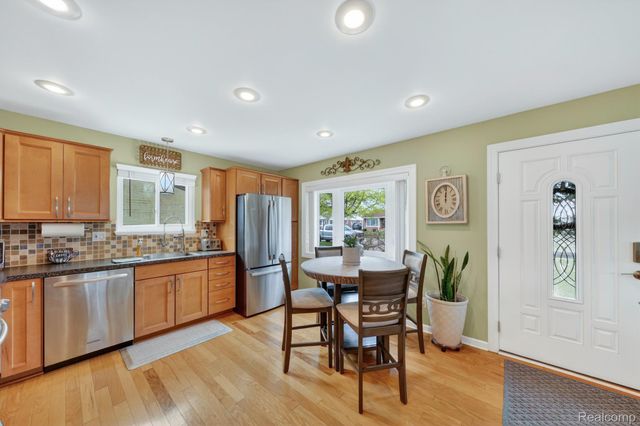 15675 Mulberry Street, Southgate, MI 48195