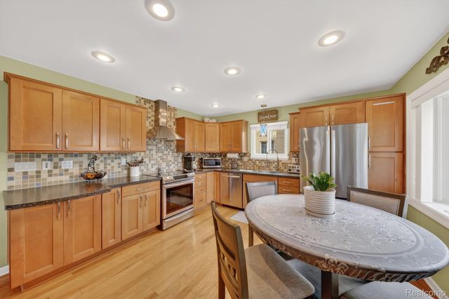 15675 Mulberry Street, Southgate, MI 48195