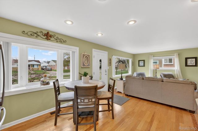 15675 Mulberry Street, Southgate, MI 48195