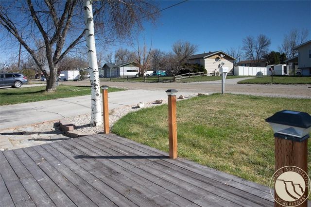2012 Phoebe Dr, Billings, MT 59105