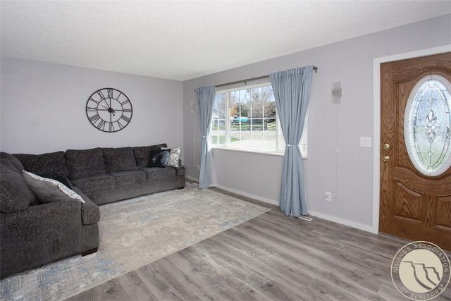 2012 Phoebe Dr, Billings, MT 59105
