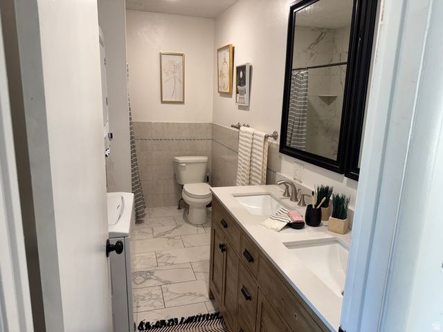 220 E GREENWOOD AVE, Midvale, UT 84047