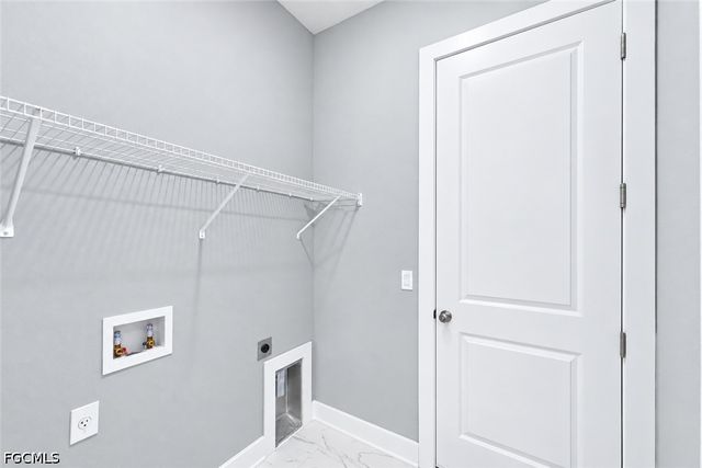 426 Mercedes CT, Lehigh Acres, FL 33972