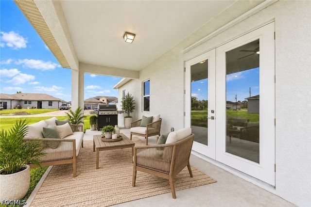 426 Mercedes CT, Lehigh Acres, FL 33972