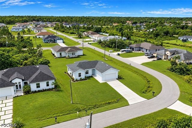 426 Mercedes CT, Lehigh Acres, FL 33972
