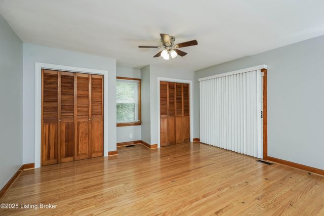 140 Mills Dr, Louisville, KY 40216