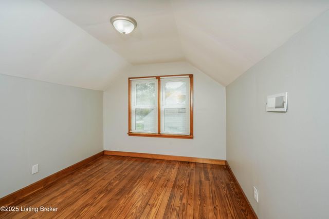 140 Mills Dr, Louisville, KY 40216