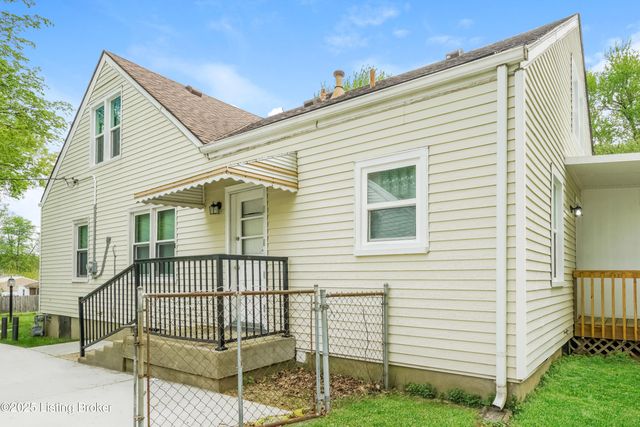 140 Mills Dr, Louisville, KY 40216