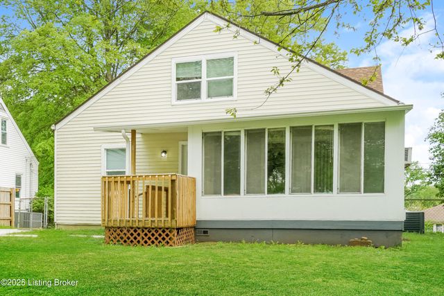 140 Mills Dr, Louisville, KY 40216