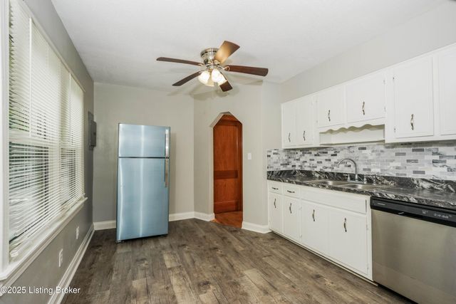 140 Mills Dr, Louisville, KY 40216