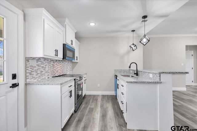 1607 N. Ross, Tyler, TX 75702