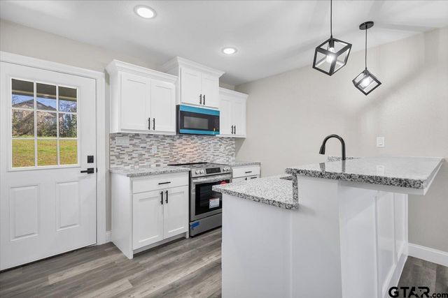 1607 N. Ross, Tyler, TX 75702