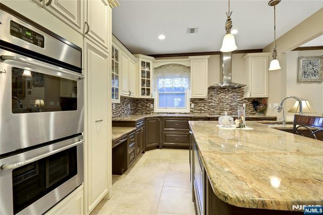 12-65 Burbank Street, Fair Lawn, NJ 07410