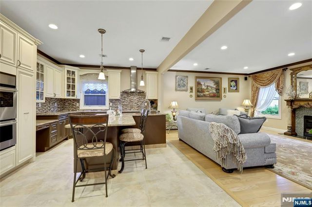 12-65 Burbank Street, Fair Lawn, NJ 07410