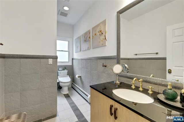 12-65 Burbank Street, Fair Lawn, NJ 07410