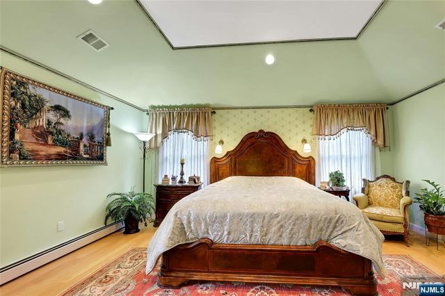 12-65 Burbank Street, Fair Lawn, NJ 07410