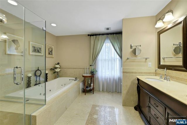 12-65 Burbank Street, Fair Lawn, NJ 07410