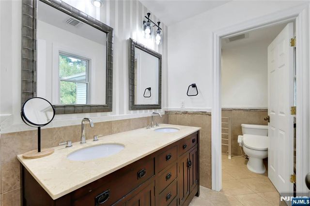 12-65 Burbank Street, Fair Lawn, NJ 07410