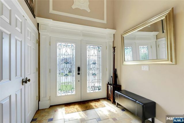 12-65 Burbank Street, Fair Lawn, NJ 07410