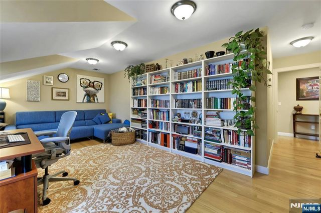12-65 Burbank Street, Fair Lawn, NJ 07410