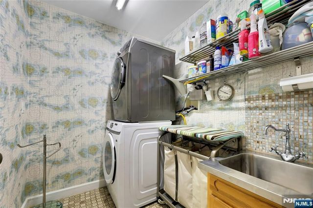 12-65 Burbank Street, Fair Lawn, NJ 07410