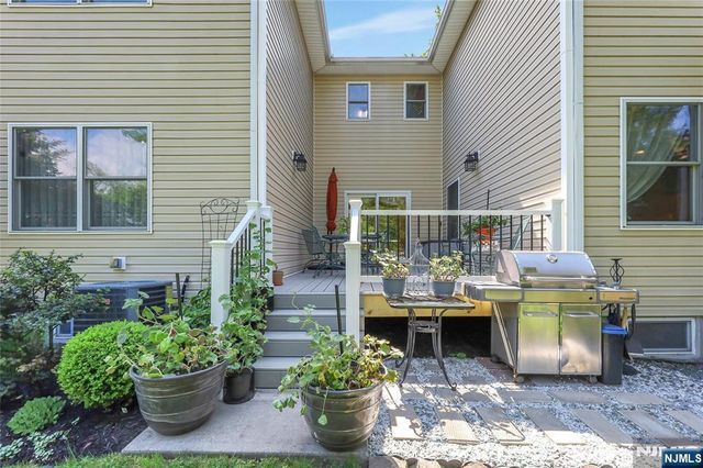 12-65 Burbank Street, Fair Lawn, NJ 07410