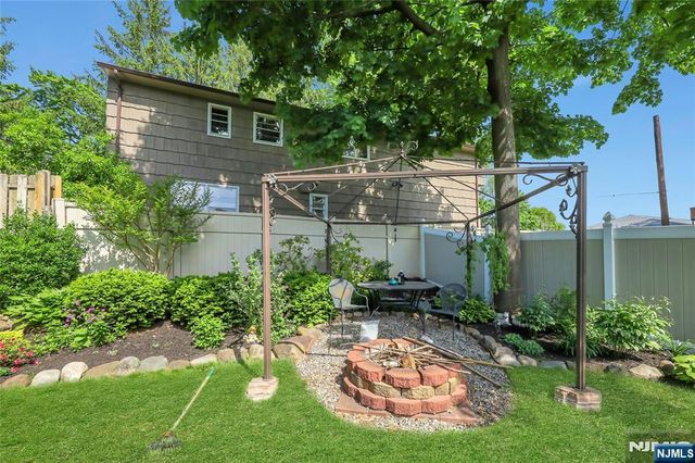 12-65 Burbank Street, Fair Lawn, NJ 07410